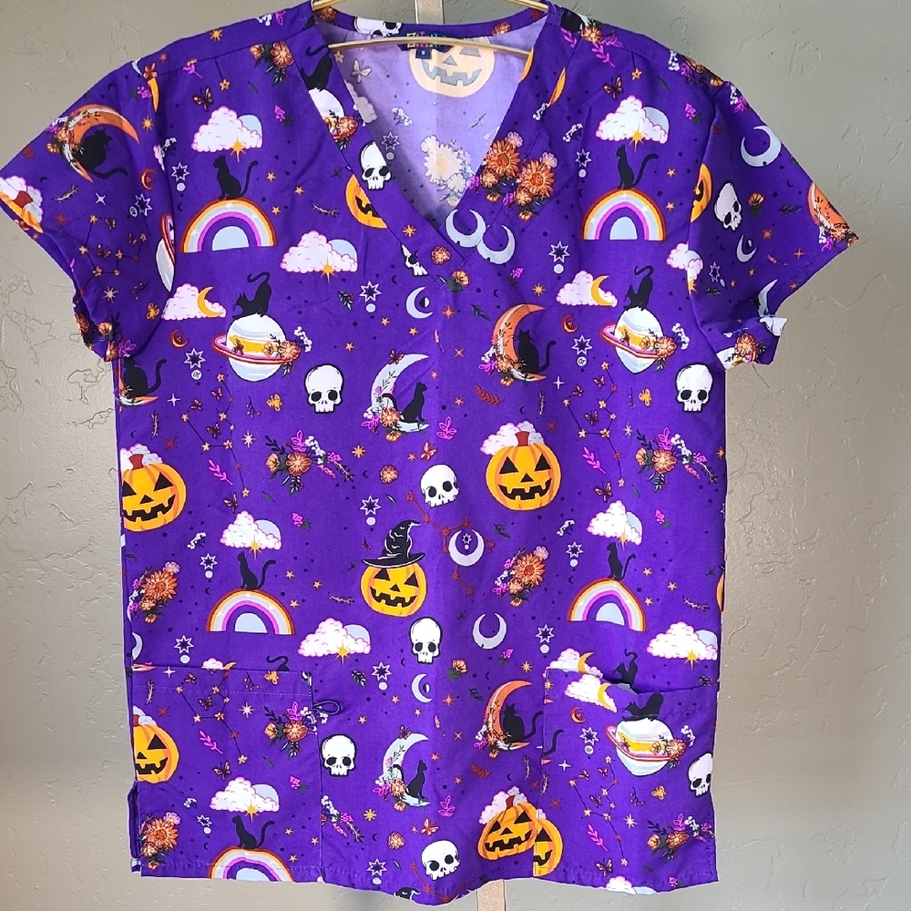 Zikit Halloween Purple Print Scrub Top Women’s Size Small Cats Pumpkins & Skulls